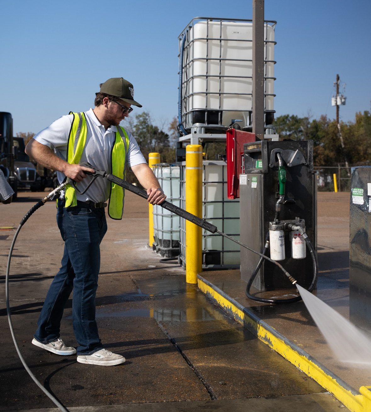 Degreasing a fuel island