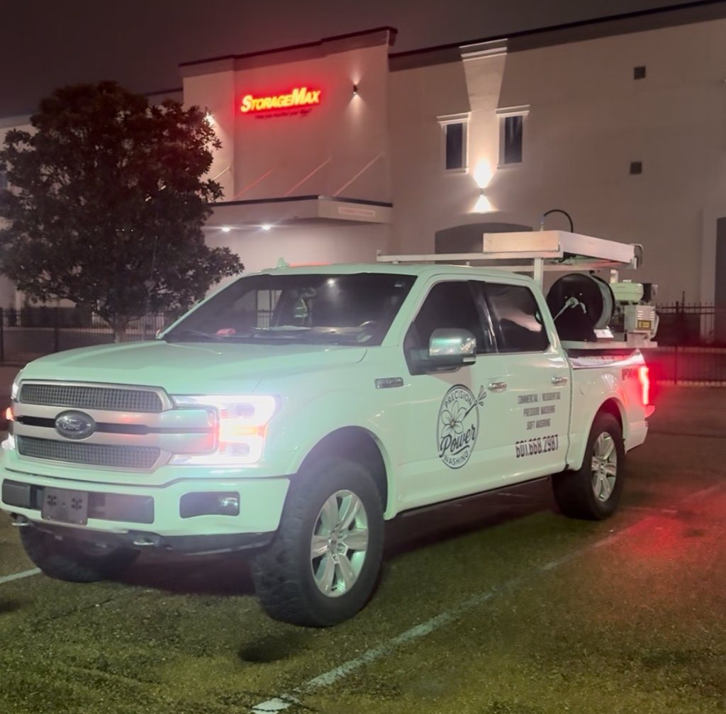 Service truck on a night job