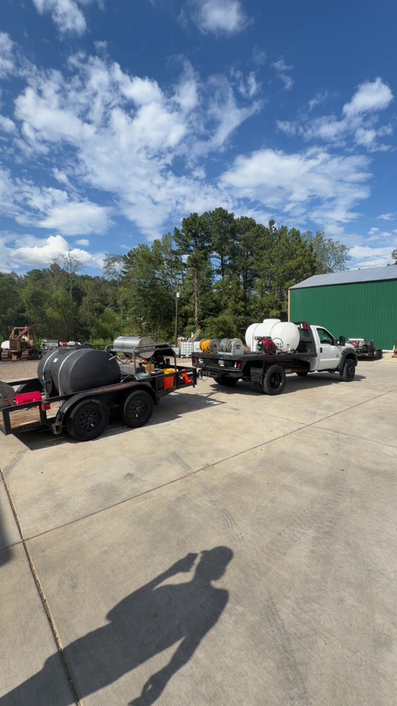 Truck and trailer rigged for a commercial job
