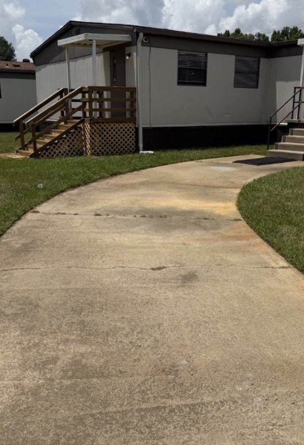 Curved Walkway Pressure Washing before